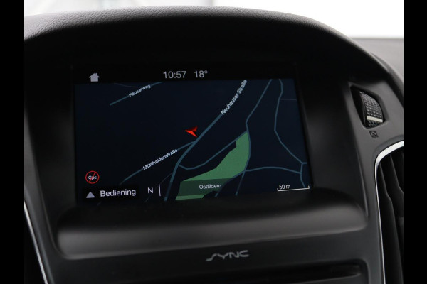 Ford Focus 1.0 EcoBoost 140pk ST-Line | Stoel & stuurverwarming | Xenon | Carplay | Navigatie | Climate control | Parkeerhulp | Cruise control