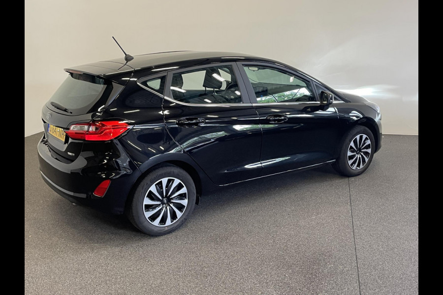 Ford Fiesta 1.0 EcoBoost Hybrid Titanium Climate control Navigatie Cruise control LED Apple Carplay/ Android Auto Achteruitrij camera Parkeersensor voor