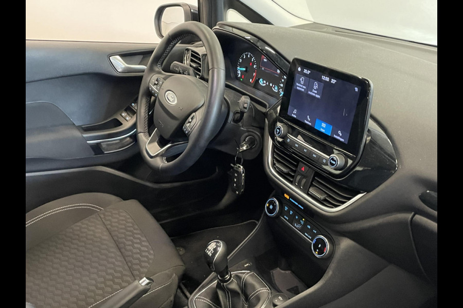 Ford Fiesta 1.0 EcoBoost Hybrid Titanium Climate control Navigatie Cruise control LED Apple Carplay/ Android Auto Achteruitrij camera Parkeersensor voor