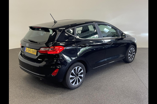 Ford Fiesta 1.0 EcoBoost Hybrid Titanium Climate control Navigatie Cruise control LED Apple Carplay/ Android Auto Achteruitrij camera Parkeersensor voor