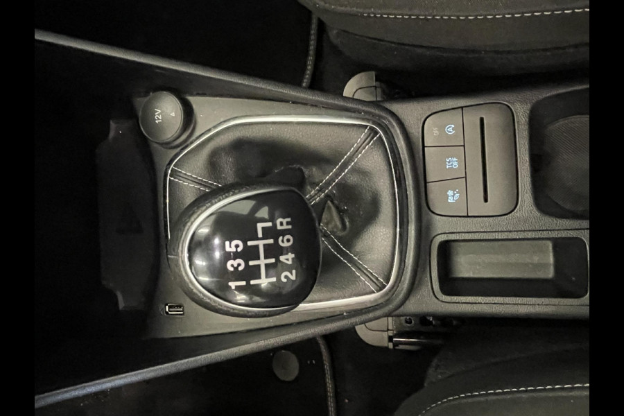 Ford Fiesta 1.0 EcoBoost Hybrid Titanium Climate control Navigatie Cruise control LED Apple Carplay/ Android Auto Achteruitrij camera Parkeersensor voor