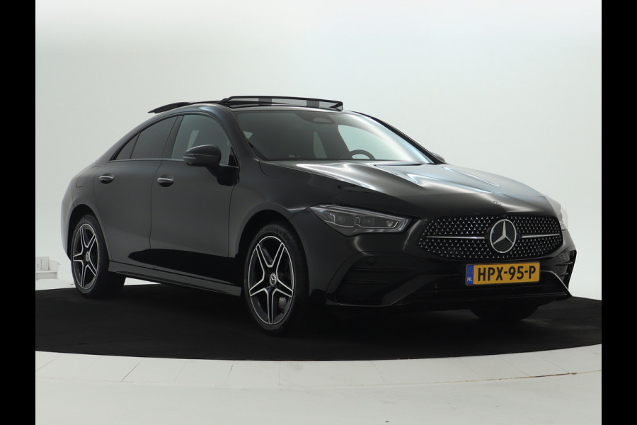 Mercedes-Benz CLA-Klasse 250 e AMG Line | AMG Line | Panorama Schuif-Kanteldak | NIght Pakket | Sfeerverlichting | Trekhaak | Inclusief 24 maanden MB Certified garantie voor Europa.