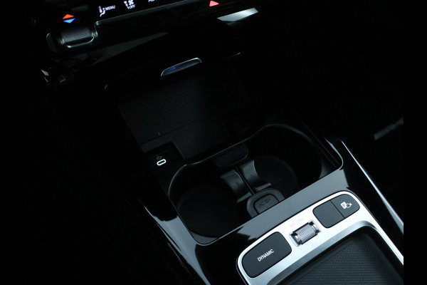 Mercedes-Benz CLA-Klasse 250 e AMG Line | AMG Line | Panorama Schuif-Kanteldak | NIght Pakket | Sfeerverlichting | Trekhaak | Inclusief 24 maanden MB Certified garantie voor Europa.