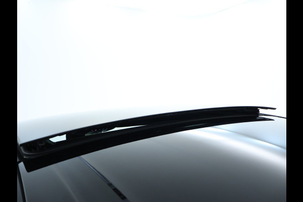 Mercedes-Benz CLA-Klasse 250 e AMG Line | AMG Line | Panorama Schuif-Kanteldak | NIght Pakket | Sfeerverlichting | Trekhaak | Inclusief 24 maanden MB Certified garantie voor Europa.