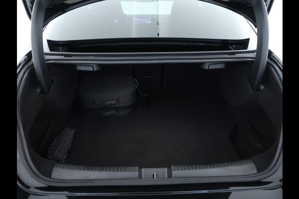 Mercedes-Benz CLA-Klasse 250 e AMG Line | AMG Line | Panorama Schuif-Kanteldak | NIght Pakket | Sfeerverlichting | Trekhaak | Inclusief 24 maanden MB Certified garantie voor Europa.