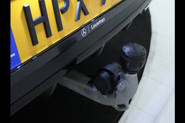 Mercedes-Benz CLA-Klasse 250 e AMG Line | AMG Line | Panorama Schuif-Kanteldak | NIght Pakket | Sfeerverlichting | Trekhaak | Inclusief 24 maanden MB Certified garantie voor Europa.