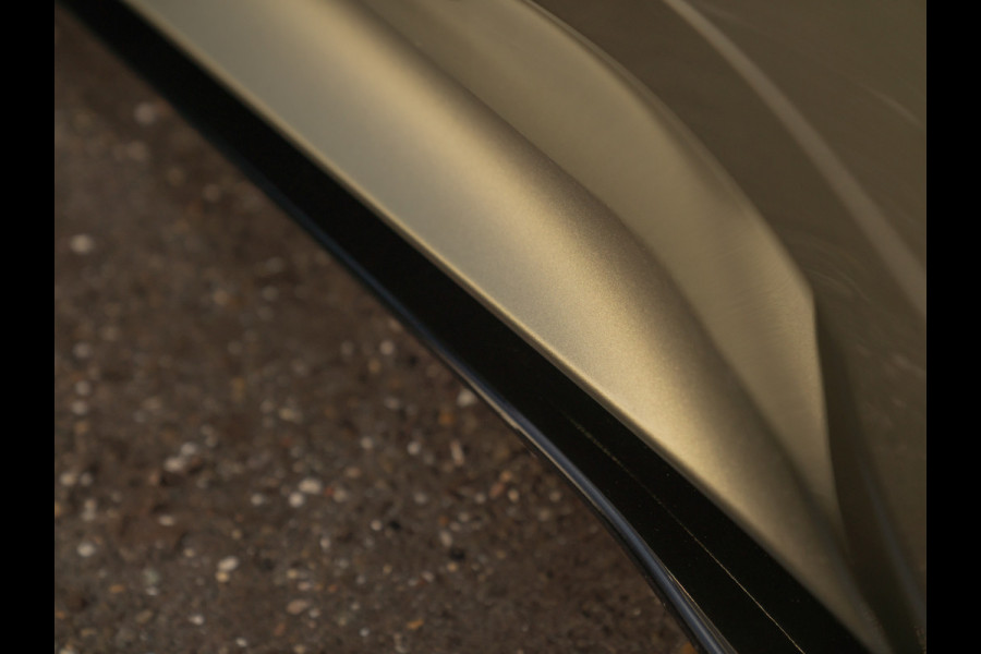 Aston Martin DB12 Volante 4.0 V8 | Titanium Grey | Subliem!
