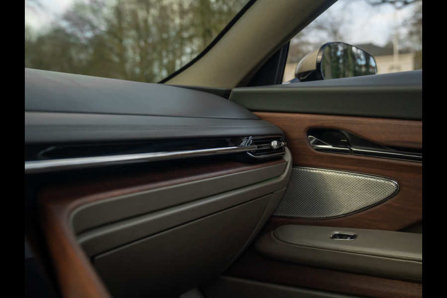 Aston Martin DB12 Volante 4.0 V8 | Titanium Grey | Subliem!
