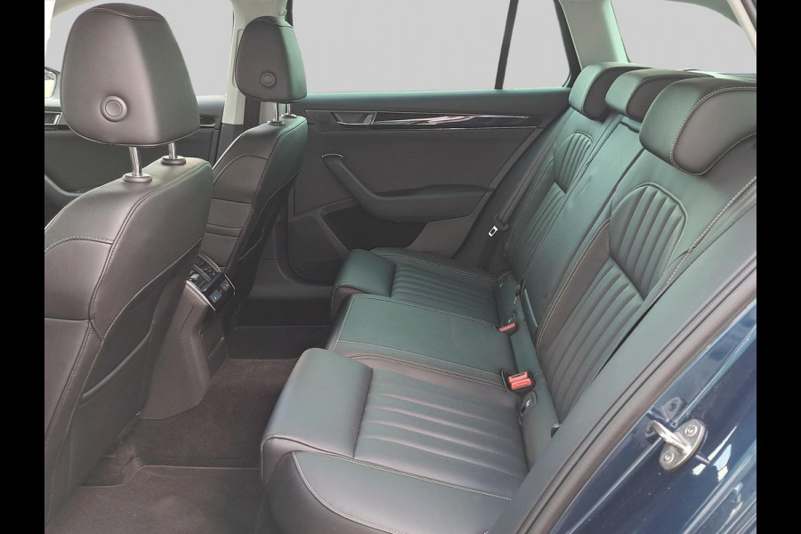 Škoda Superb Combi 1.4 TSI iV PHEV Laurin & Klement (L&K) | leder | memorystoelen | trekhaak