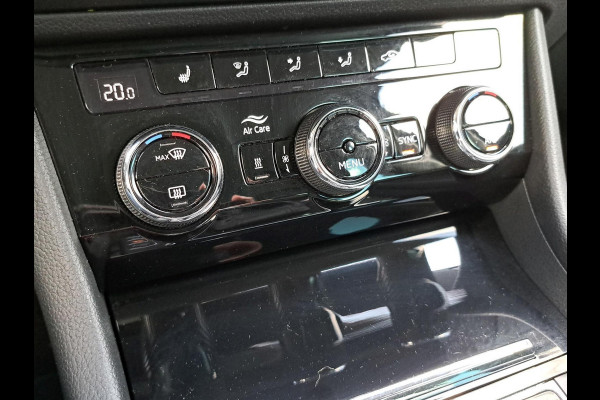 Škoda Superb Combi 1.4 TSI iV PHEV Laurin & Klement (L&K) | leder | memorystoelen | trekhaak