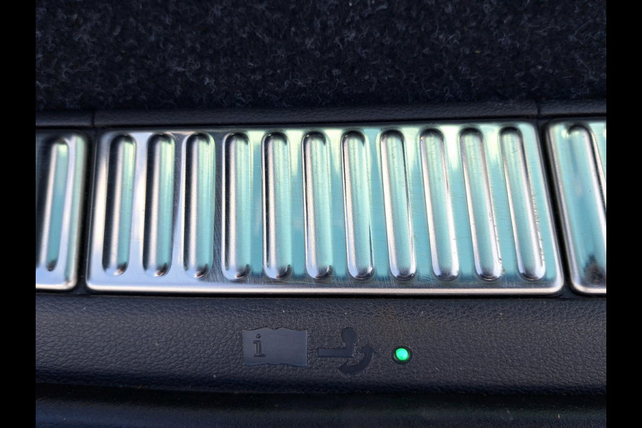 Škoda Superb Combi 1.4 TSI iV PHEV Laurin & Klement (L&K) | leder | memorystoelen | trekhaak