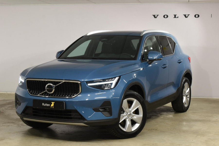 Volvo XC40 B3 177PK Automaat Core / Navigatie / Camera / Adaptieve Cruisecontrol / Stuur-Stoelverwarming / LM Velgen / Trekhaak /