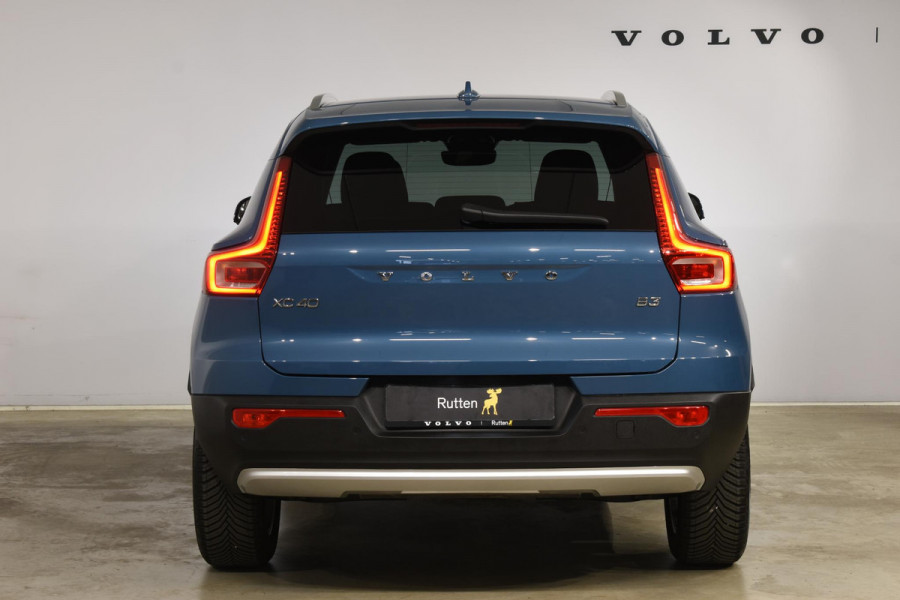 Volvo XC40 B3 177PK Automaat Core / Navigatie / Camera / Adaptieve Cruisecontrol / Stuur-Stoelverwarming / LM Velgen / Trekhaak /