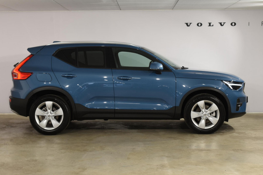 Volvo XC40 B3 177PK Automaat Core / Navigatie / Camera / Adaptieve Cruisecontrol / Stuur-Stoelverwarming / LM Velgen / Trekhaak /