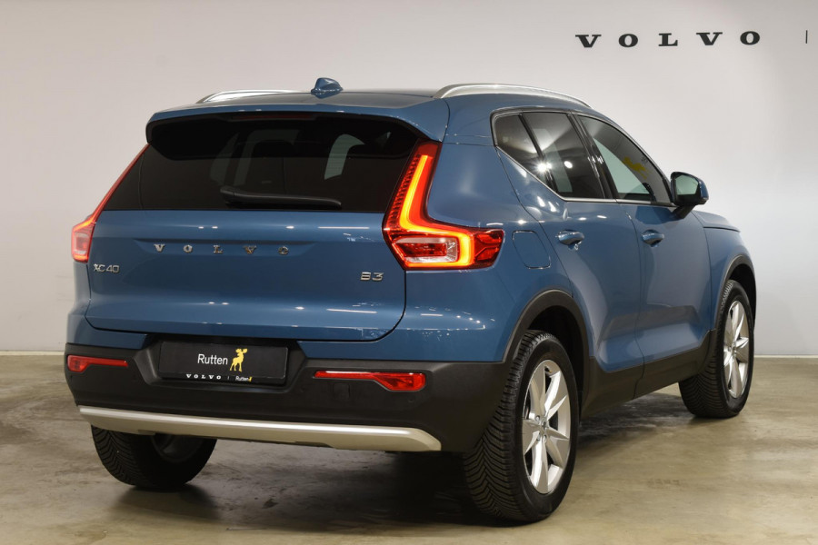 Volvo XC40 B3 177PK Automaat Core / Navigatie / Camera / Adaptieve Cruisecontrol / Stuur-Stoelverwarming / LM Velgen / Trekhaak /