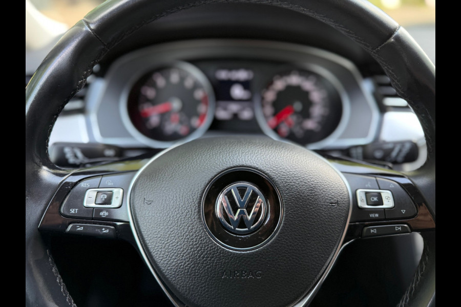 Volkswagen Passat Variant 1.5 TSI Comfortline Business l Pano l Automaat l Navi l ACC l Climate l Zeer goede nette auto l