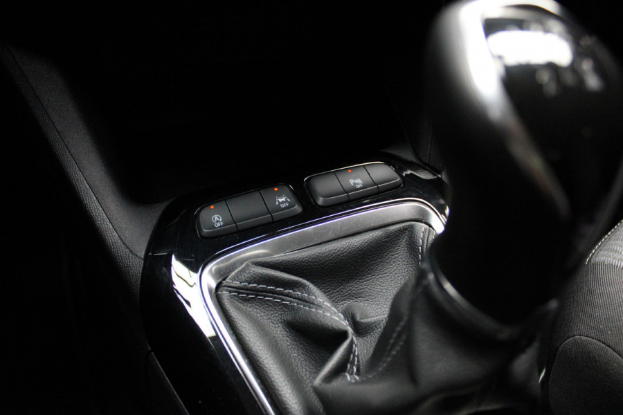 Opel Corsa 1.2 Navi Airco Stoel- & stuur verwarming Carplay PDC Bluetooth Cruise BTW auto