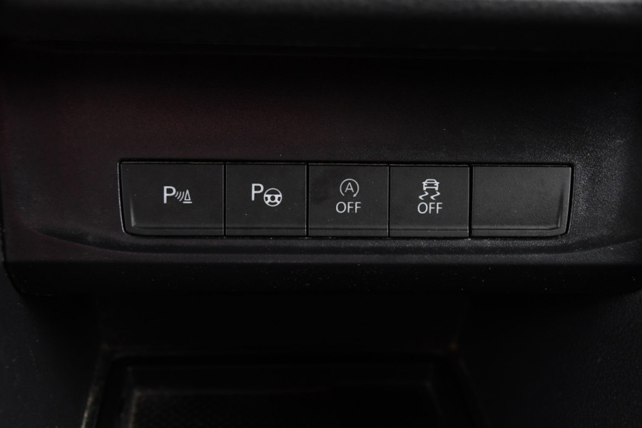 Volkswagen Caddy 2.0 TDI L1H1 Highline Adaptieve Cruise, Carplay, LED, Stoelverwarming, Automaat, Sensoren, Trekaak, Standkachel, Uniek!