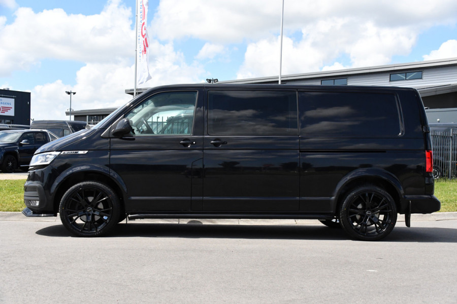 Volkswagen Transporter 2.0 TDI L2H1 32 DC Bulli Virtual, Adaptieve Cruise, Carplay, LED, 150PK, Stoelverwarming, Trekhaak, 2 x Schuifdeur, Standkachel, Uniek!