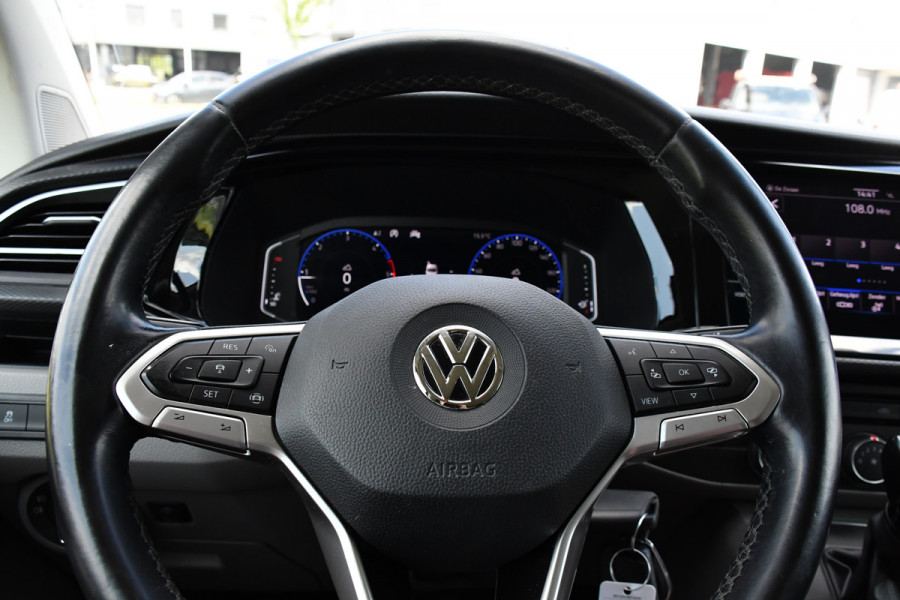 Volkswagen Transporter 2.0 TDI L2H1 32 DC Bulli Virtual, Adaptieve Cruise, Carplay, LED, 150PK, Stoelverwarming, Trekhaak, 2 x Schuifdeur, Standkachel, Uniek!