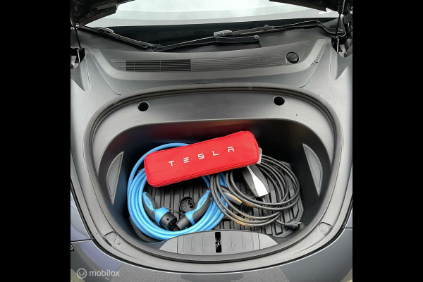 Tesla Model 3 Long Range 78kwh GRIJS Trekhaak MMX PACK