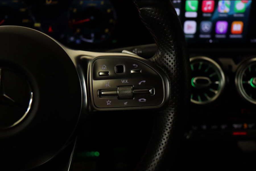 Mercedes-Benz A-Klasse 200 AMG /PANO/MEMORY/KEYLESS/CAMERA/VOL!