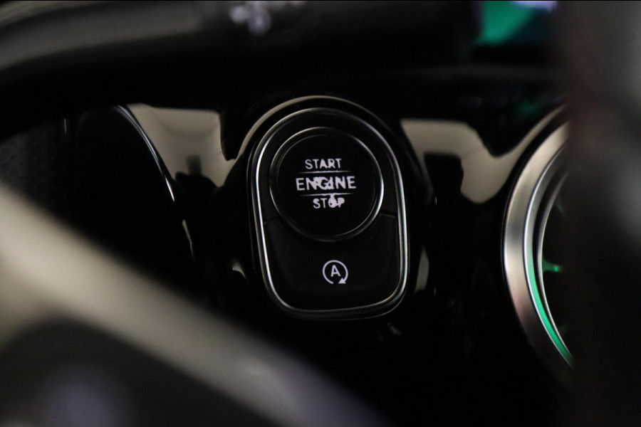 Mercedes-Benz A-Klasse 200 AMG /PANO/MEMORY/KEYLESS/CAMERA/VOL!