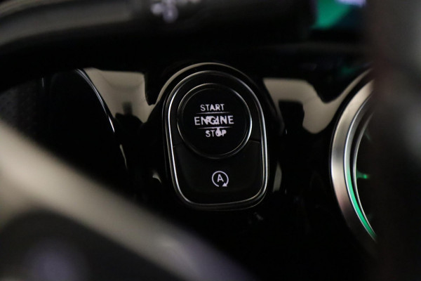 Mercedes-Benz A-Klasse 200 AMG /PANO/MEMORY/KEYLESS/CAMERA/VOL!