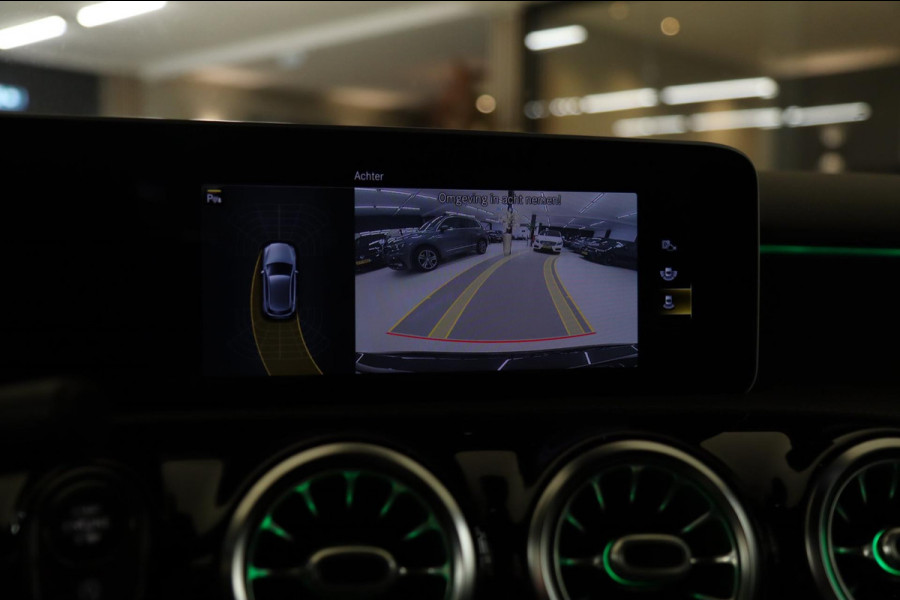 Mercedes-Benz A-Klasse 200 AMG /PANO/MEMORY/KEYLESS/CAMERA/VOL!
