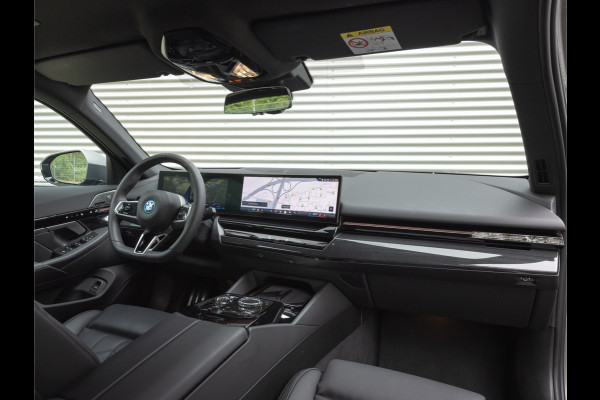 BMW 5 Serie 530e M-Sport Pro - Stoelventilatie - Trekhaak - Bowers & Wilkins