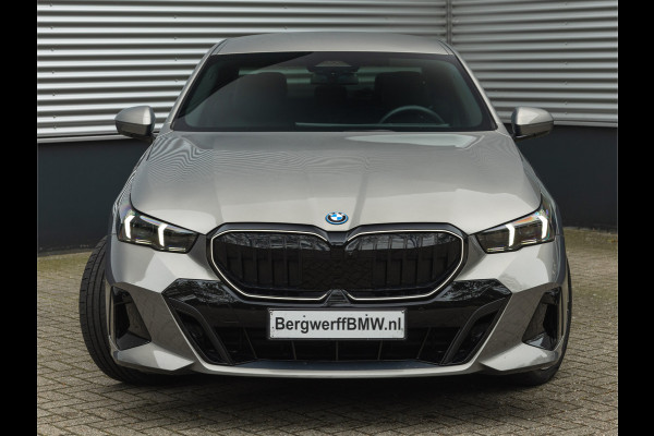 BMW 5 Serie 530e M-Sport Pro - Stoelventilatie - Trekhaak - Bowers & Wilkins