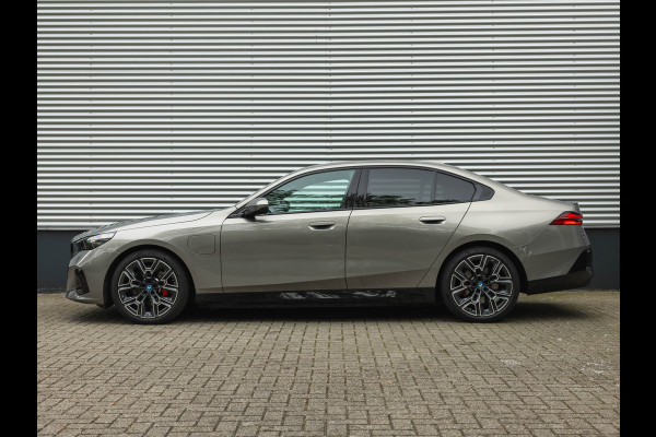 BMW 5 Serie 530e M-Sport Pro - Stoelventilatie - Trekhaak - Bowers & Wilkins