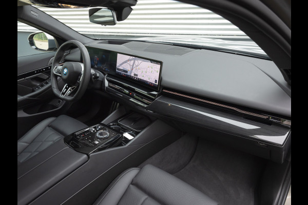 BMW 5 Serie 530e M-Sport Pro - Stoelventilatie - Trekhaak - Bowers & Wilkins