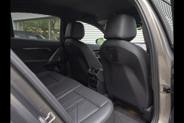 BMW 5 Serie 530e M-Sport Pro - Stoelventilatie - Trekhaak - Bowers & Wilkins