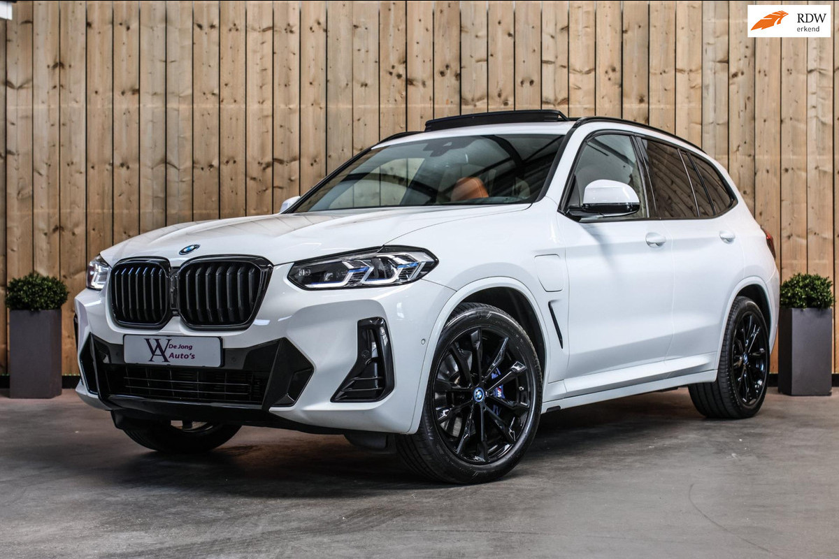 BMW X3 XDrive30e M-Sport *Pano*M-Stoelen*360 Camera*Keyless*Head-Up*
