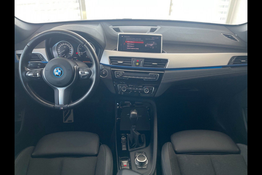 BMW X1 xDrive25e M-SPORT ** LED, NAVI+, HALF-LEDER, PRIVACY, 18-inch LMV & 4-SEIZOEN BND ** 1e EIG - UNFALLFREI ** ** INFORMEER OOK NAAR ONZE AANTREKKELIJKE FINANCIAL-LEASE TARIEVEN **