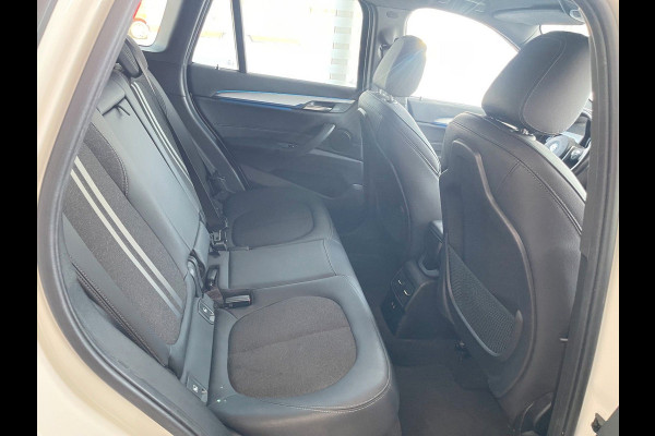 BMW X1 xDrive25e M-SPORT ** LED, NAVI+, HALF-LEDER, PRIVACY, 18-inch LMV & 4-SEIZOEN BND ** 1e EIG - UNFALLFREI ** ** INFORMEER OOK NAAR ONZE AANTREKKELIJKE FINANCIAL-LEASE TARIEVEN **