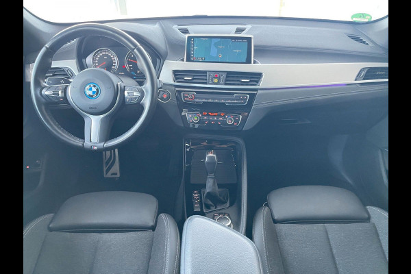 BMW X1 xDrive25e M-SPORT ** LED, NAVI+, HALF-LEDER, SHADOWLINE UITGEBR, 18-inch LMV, APPLE CAR PLAY ** 1e EIG - UNFALLFREI ** ** INFORMEER OOK NAAR ONZE AANTREKKELIJKE FINANCIAL-LEASE TARIEVEN **