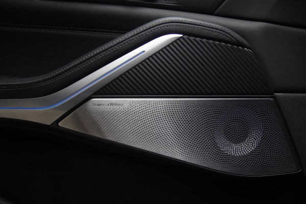 BMW X5 XDrive45e B&W-CRYSTAL-HUD-MEMORY-MASSAGE-STOELKOELING