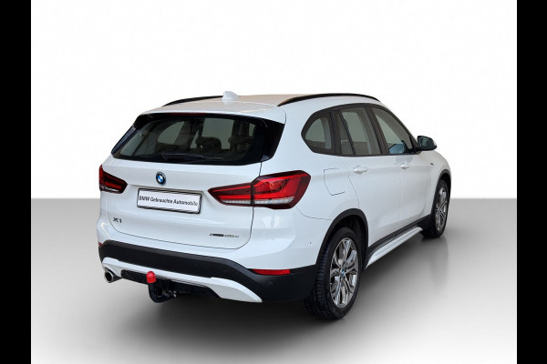 BMW X1 xDrive25e SPORTLINE ** LED, NAVI+, HALF-LEDER, SHADOWLINE UITGEBR, 18-inch LMV, TREKH,  SPIEGEL-PACK ** 1e EIG - UNFALLFREI ** ** INFORMEER OOK NAAR ONZE AANTREKKELIJKE FINANCIAL-LEASE TARIEVEN **