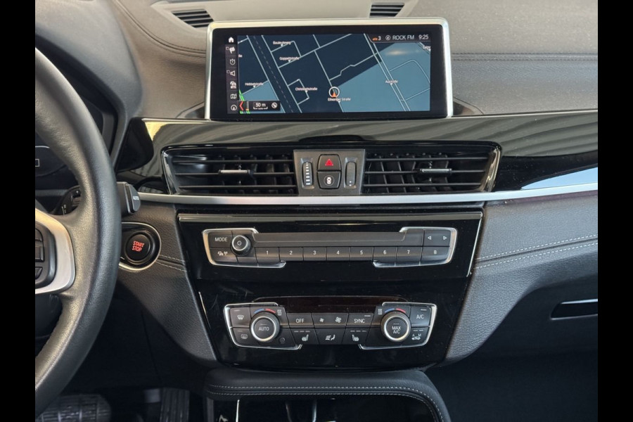 BMW X1 xDrive25e SPORTLINE ** LED, NAVI+, HALF-LEDER, TREKH, 18-inch LMV, SPIEGEL-PACK ** 1e EIG - UNFALLFREI ** ** INFORMEER OOK NAAR ONZE AANTREKKELIJKE FINANCIAL-LEASE TARIEVEN **