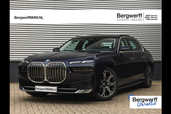 BMW i7 xDrive60 - Stoelverwarming voor + achter - Head-up Display - 106kWh