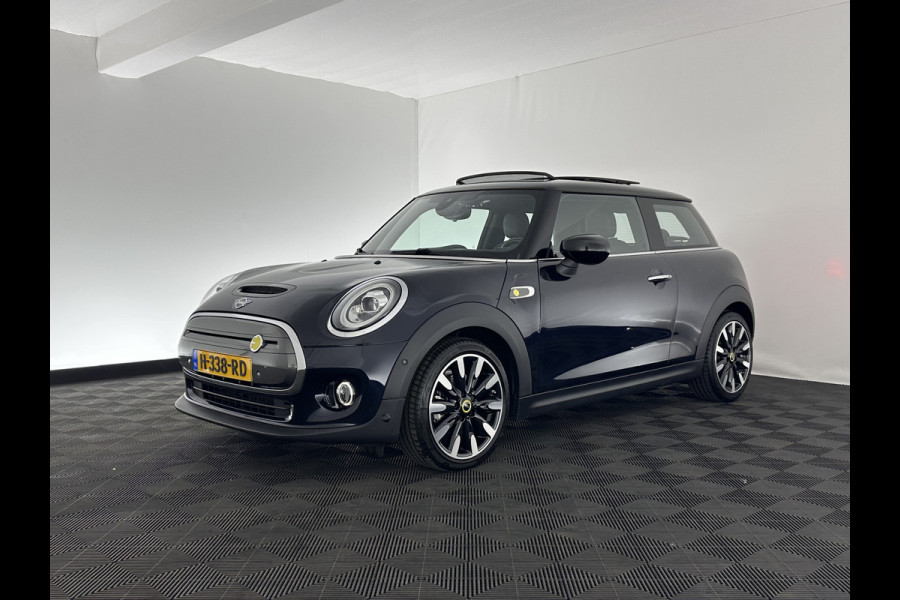 MINI Mini Electric Yours 33 kWh [ 3-Fase ] (INCL-BTW) *PANO | LUXURY-LEATHER | HARMAN/KARDON-AUDIO | FULL-LED | KEYLESS | CAMERA | NAVI-FULLMAP | DIGI-COCKPIT | DAB | HEAD-UP | HEATED-SPORTSEATS | 17"ALU*