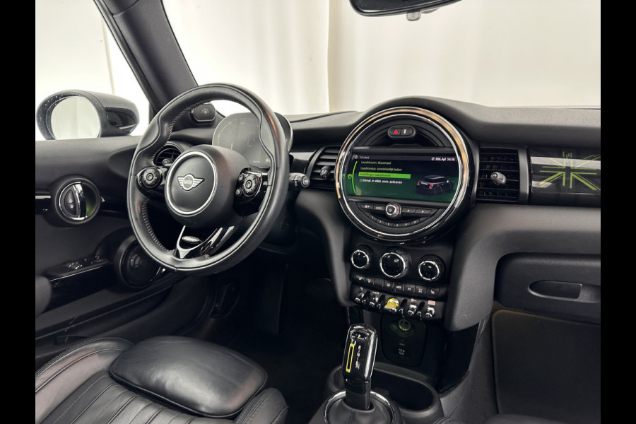 MINI Mini Electric Yours 33 kWh [ 3-Fase ] (INCL-BTW) *PANO | LUXURY-LEATHER | HARMAN/KARDON-AUDIO | FULL-LED | KEYLESS | CAMERA | NAVI-FULLMAP | DIGI-COCKPIT | DAB | HEAD-UP | HEATED-SPORTSEATS | 17"ALU*