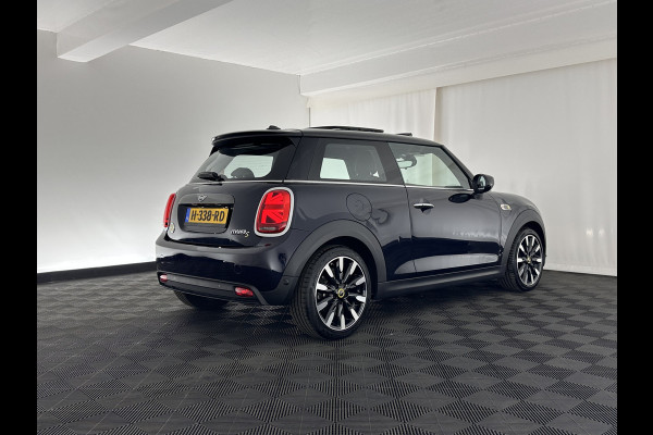 MINI Mini Electric Yours 33 kWh [ 3-Fase ] (INCL-BTW) *PANO | LUXURY-LEATHER | HARMAN/KARDON-AUDIO | FULL-LED | KEYLESS | CAMERA | NAVI-FULLMAP | DIGI-COCKPIT | DAB | HEAD-UP | HEATED-SPORTSEATS | 17"ALU*