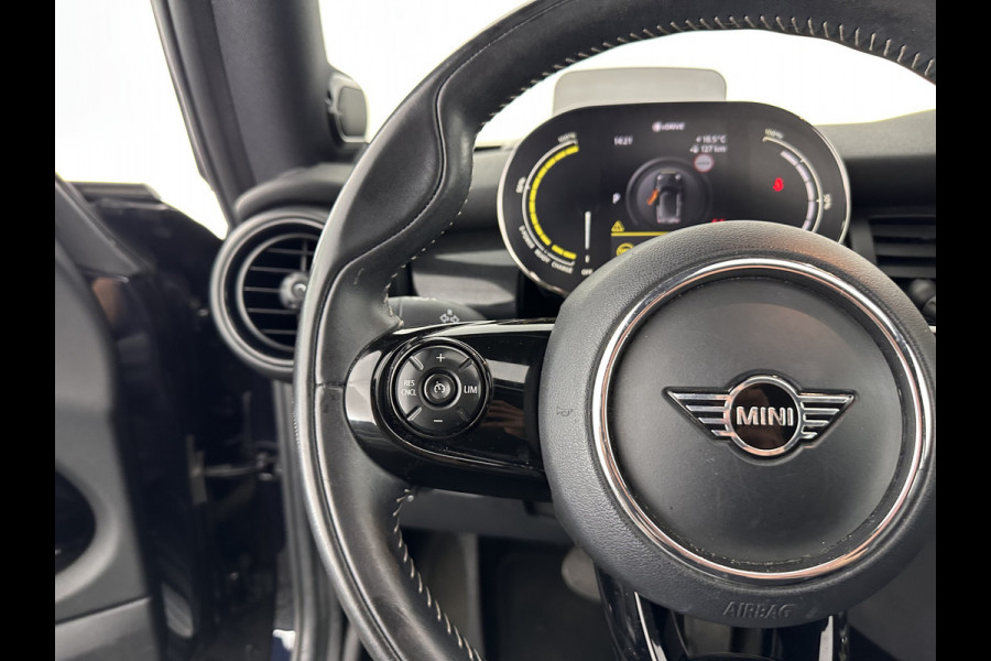 MINI Mini Electric Yours 33 kWh [ 3-Fase ] (INCL-BTW) *PANO | LUXURY-LEATHER | HARMAN/KARDON-AUDIO | FULL-LED | KEYLESS | CAMERA | NAVI-FULLMAP | DIGI-COCKPIT | DAB | HEAD-UP | HEATED-SPORTSEATS | 17"ALU*
