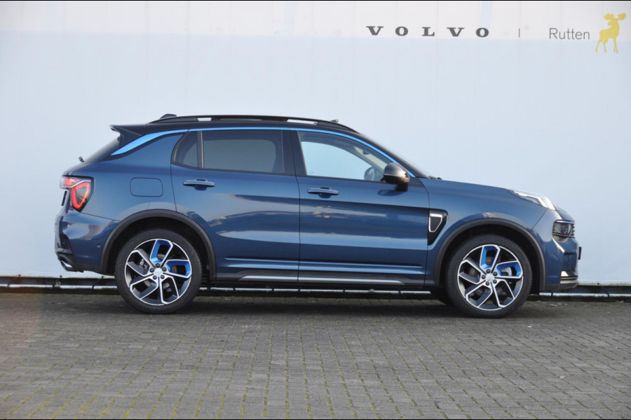 Lynk & Co 01 / 360 Camera / Adaptieve cruise control / Elektrische stoelen / BLIS / Stoelverwarming / Elektrische achterklep / Climate control / Parkeersensoren met camera / Regensensor / Keyless entry /