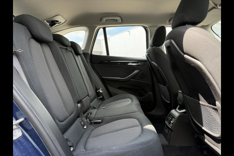 BMW X1 sDrive18d Business Ed. | Navi | Camera | Trekhaak |