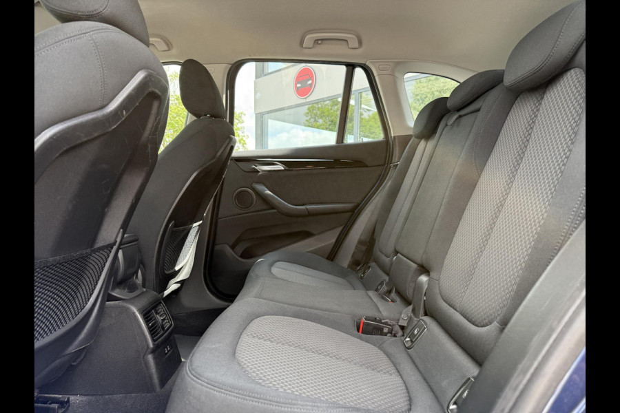 BMW X1 sDrive18d Business Ed. | Navi | Camera | Trekhaak |