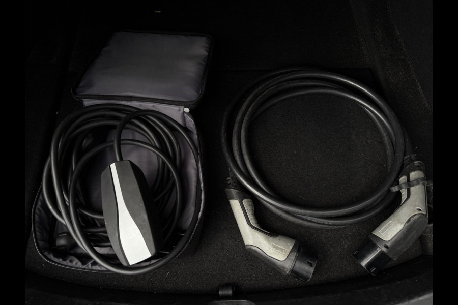 Tesla Model 3 Range Plus | Autopilot | Panorama | Leder | Navi | Camera